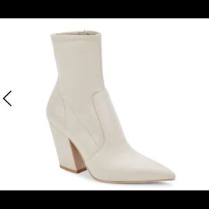 Dolce Vita off white booties
